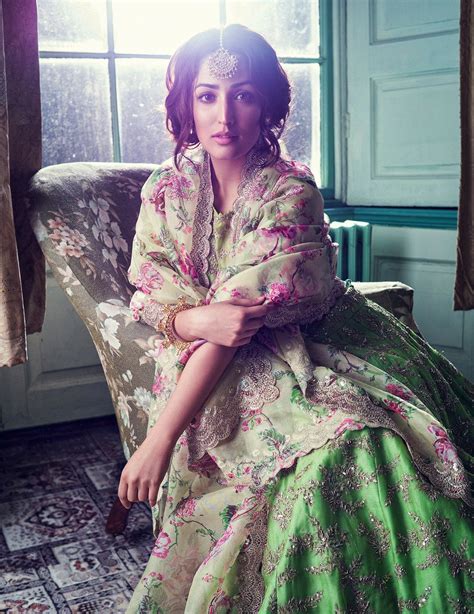 Yami Gautam Bollywood Actress Sonam Kapoor Deepika Padukone Nikkah Dress Yami Gautam