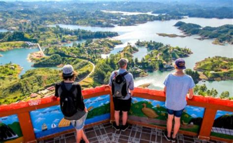 Guatape Tour 2019 Travel Guide The Best Tour Of Medellin Antioquia