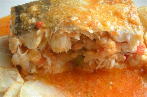 Algo que nos será de mucha ayuda a la hora de que la merluza no se rompa al cocinar son las sartenes, deben ser de. Merluza rellena al horno ¡Exquisita! - Mil Recetas