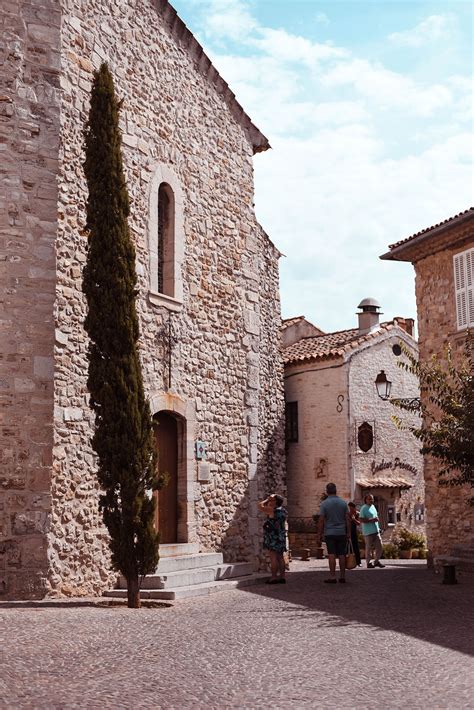 Le castellet a un nouveau maire. CÔTE D'AZUR TRAVEL GUIDE - Le Castellet day trip | thankfifi