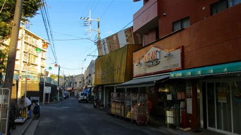 Manage your video collection and share your thoughts. 【神奈川・保土ヶ谷区】笹山レトロ団地商店街ふたたび ...