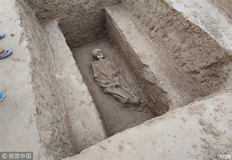 Over 100 Ancient Tombs Found In Zhengzhou China Underground