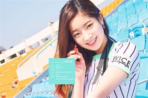 If you're looking for more backgrounds then windows 1. TWICE 트와이스 Dahyun | ダヒョン