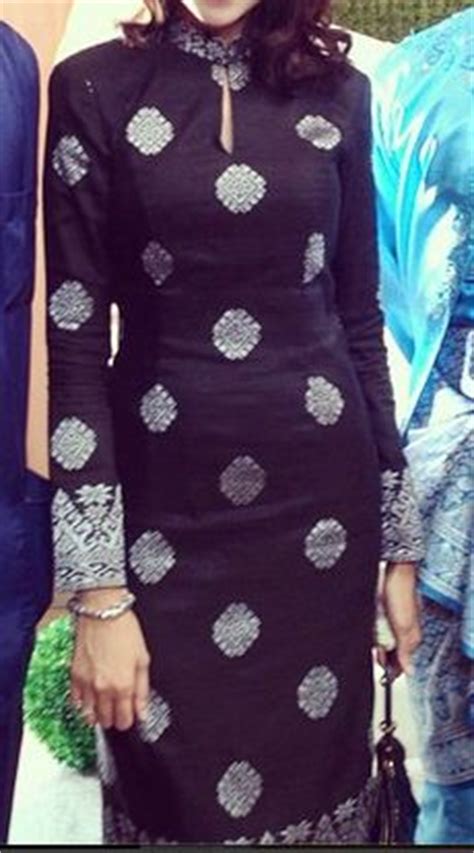 Model baju batik kombinasi menggunakan kain polos, sifon, bolero, embos, dan brokat. Songket | Baju kurung | Pinterest