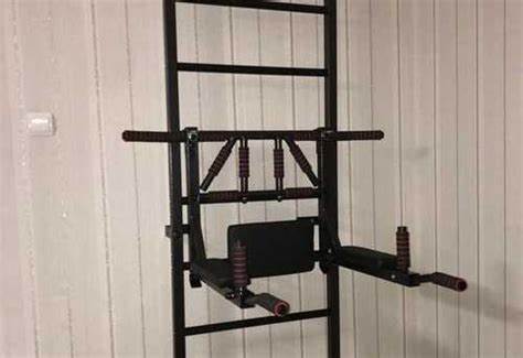 Накачаться отжиманиями и турником и брусьями