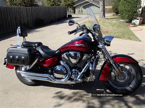 Honda's profilation of this bike. Black Cherry / Black 2004 Honda Vtx 1800r Spec 3
