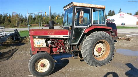 International Harvester 784 Tractors Utility 40 100hp John Deere