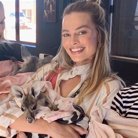 Jack • On Twitter Margot Robbie With Kangaroos Is Very Important