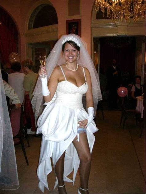 Pin On Brides On Their Wedding Day Flashing Accidentally Or Deliberately