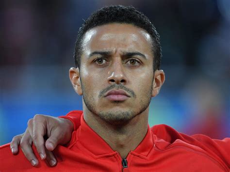 Transfer News Rumours Live Chelsea Move For Thiago Alcantara Manchester United Enter Yerry