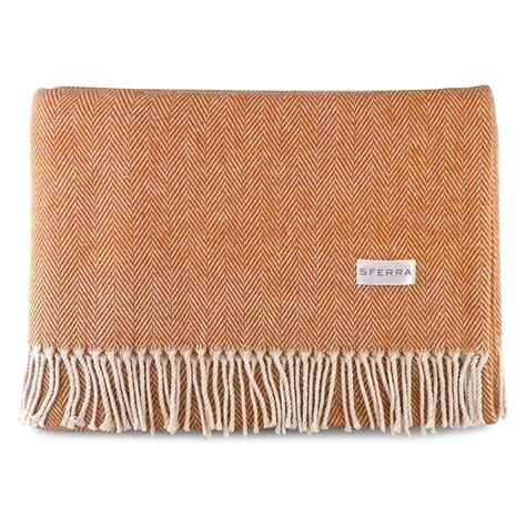 Woven in cashmere, merino wool or cotton, our blankets transform your bedroom into a cozy retreat. Amazon.com: Sferra Celine Herringbone, 100% Cotton Throw ...