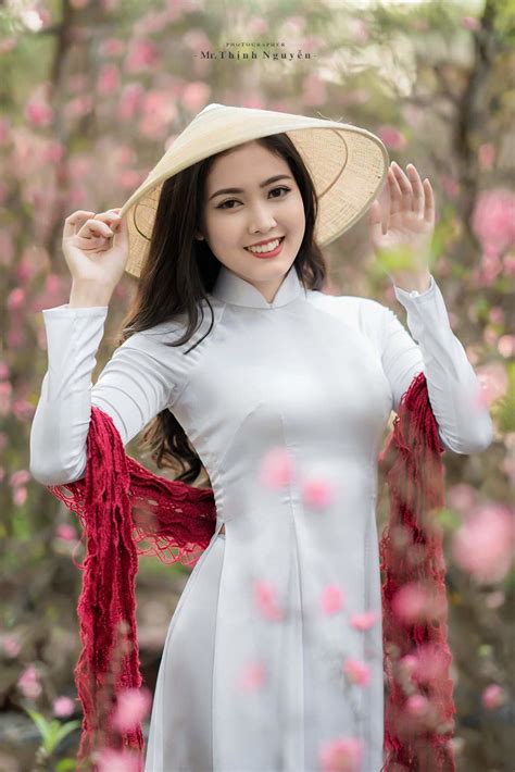 lối về Vietnamese long dress Ao dai Asian outfits