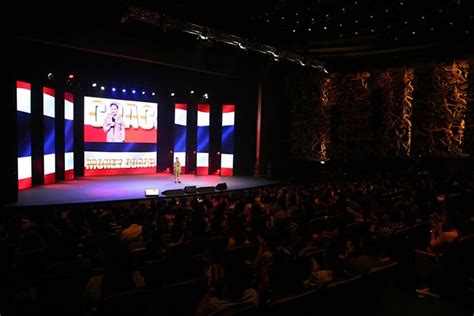 บริษัท มันนี่ซิกซ์แพ็ค พาร์ทเนอร์ จำกัด 403/1 หมู่ 9 ต.ฉลอง อ.เมืองภูเก็ต จ. มันนี่โค้ช ออน สเตจ 4.0 เรโวลูชั่น ทอล์คโชว์ ความรู้ทางการเงิน