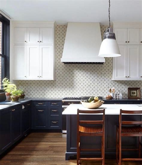 10 White And Black Kitchen Cabinets