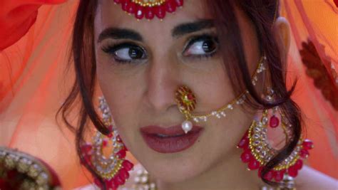 Enjoy latest & full episodes of kundali bhagya tv serial online, starring sanjay gagnani,anjum fakih,shraddha arya,naveen saini,abhishek kapur,ruhi chaturvedi,anisha hinduja,dheeraj dhoopar,manit joura watch best scenes, clips, previews & more of kundali bhagya in hd on zee5. Kundali Bhagya 26 February 2019 Preview: How Will Preeta ...
