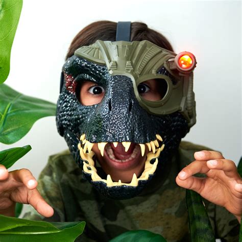 Jurassic World Track N Roar Indoraptor Maske Mit Sound Und Licht Smyths Toys Österreich