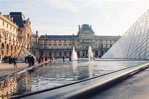20 Instagram Photos Of The Louvre And Pyramids In Paris