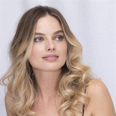 Margot Robbie Once Upon A Time In Hollywood Press Conference In