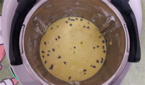 In questo modo non si scioglieranno in cottura… affettate l'arancia e riducetele a pezzi dopodiché iniziate a versare gli ingredienti nel. Pan d'arancio con gocce di cioccolato di Pic Bimby Tm6 Tm5 ...