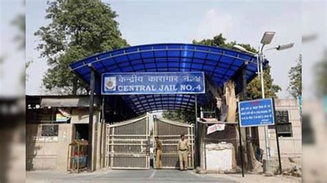 Delhis Tihar Jail To Release 3000 Prisoners To Arrest Spread Of