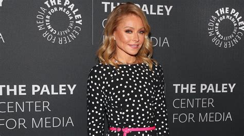 This Is How Kelly Ripa Stays So Fit