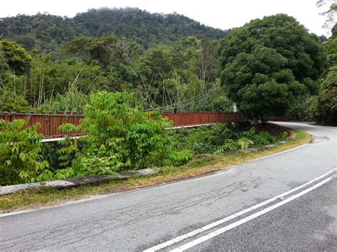 Plak di bahagian bawah menyebabkan ia bengkok ke bawah. mytripadventure.com: Kayuhan Santai CNY2015 ke Fraser Hill.
