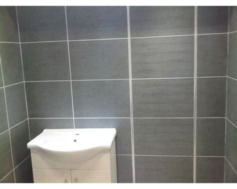 Bathroom wall tiles with contrasting grout colours. grey tile white grout | Home | Pinterest