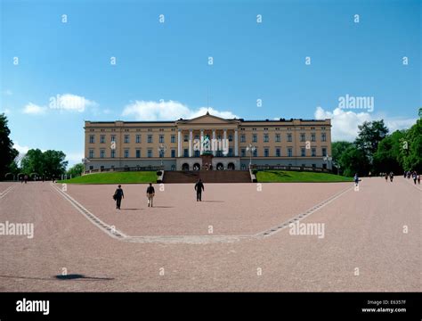The Royal Palace Oslo Norway Stock Photo Alamy