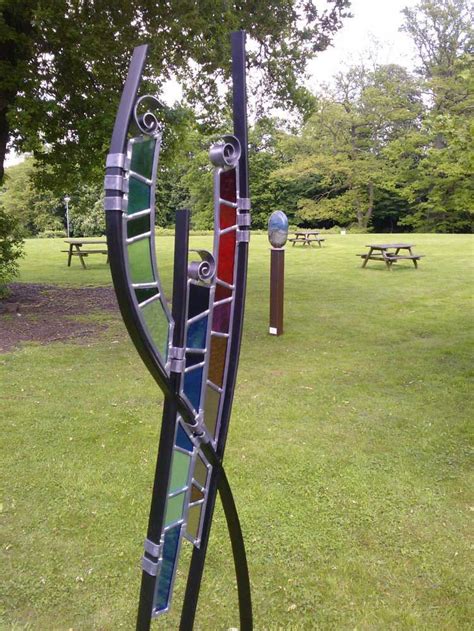Stained Glass And Steel Sculpture For Gardens Of All Sizes Stain Glass Window Art Stained