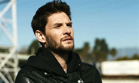 Benjamin thomas barnes (born 20 august 1981) is an english actor and singer. Ben Barnes Height, Age, Biography, Family, Girlfriend, Net ...