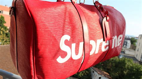 As the supreme power of the state, which is an authority over all others. Supreme Red Bag 4K 5K HD Wallpapers | HD Wallpapers | ID ...