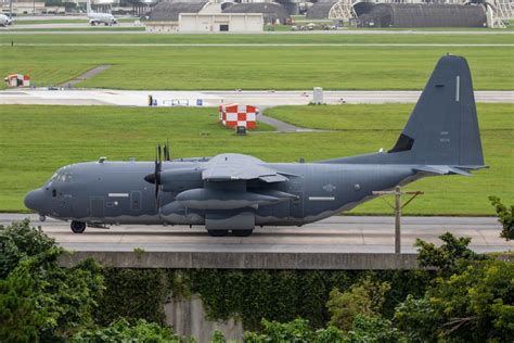 アメリカ空軍 Lockheed Martin C 130 Hercules 13 5776 嘉手納飛行場 航空フォト
