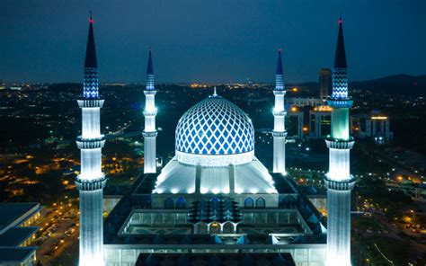 Berikut ini jadwal pertandingan siaran langsung piala eropa 2020. Jadwal Sholat Hari Ini, Senin 15 02 2021 : Okezone Muslim
