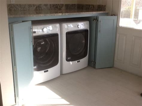 Whether you want inspiration for planning washer dryer cabinet or are building designer washer dryer cabinet from scratch, houzz has 260 pictures from the best designers, decorators, and architects in the country, including cugini cabinets & design and the design pointe. Image result for washer and dryer cabinets | Laundry room ...