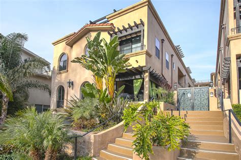 Located high on a hill, the city is an enclave completely surrounded by the city of long beach. Vista Paradiso Apartments - Studio City, CA | Apartments.com