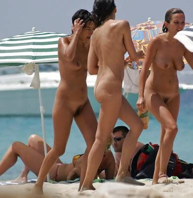 Chicas Desnudas Pilladas En La Playa Fotos Verano SexiezPicz Web Porn