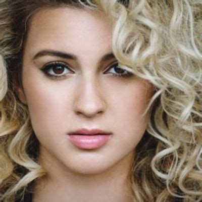 Tori Kelly Wiki Age Bio Height Husband Career And Net Worth