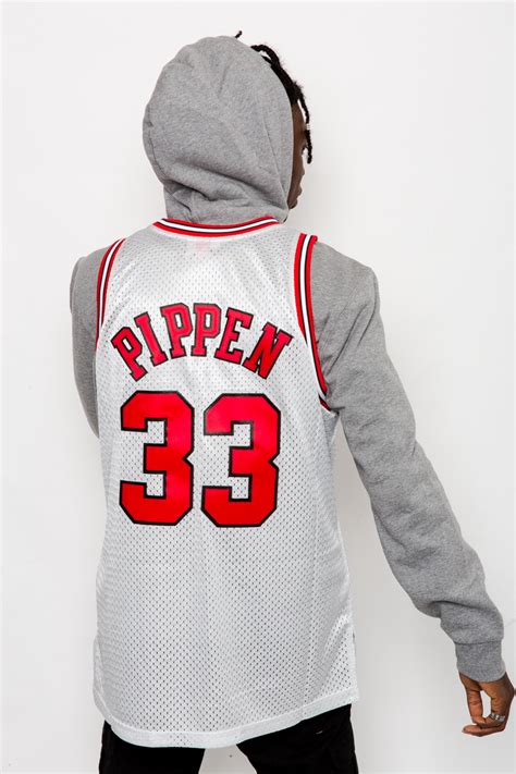 Scottie pippen basketball jerseys, tees, and more are at the official online store of the nba. SCOTTIE PIPPEN CHICAGO BULLS PLATINUM MITCHELL AND NESS ...