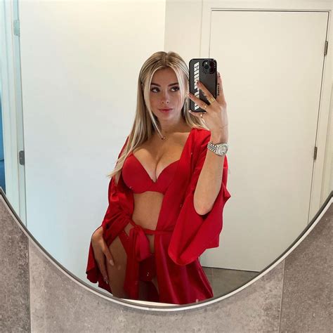 Model Influencer Corinna Kopf Is Slammed For Launching Onlyfans Site Full Of Instagram Reposts