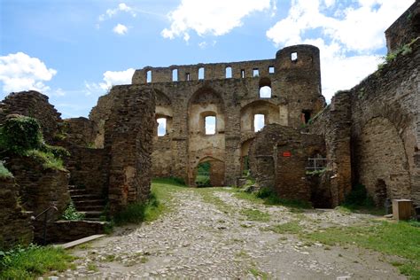 The Ruins Of Rheinfels Castle 5472x3648 Hires