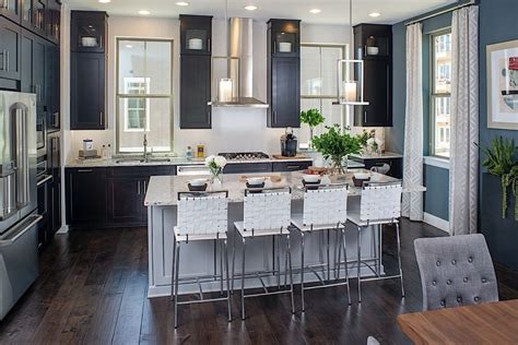 When you contact mike's 100% custom remodeling for kitchen cabinets in dallas tx, you could expect a combo of style, security, and durability. The Michelberger is located in Dallas, TX. Beautiful black ...
