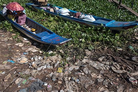 pollution of the mekong river organic and plastic wast