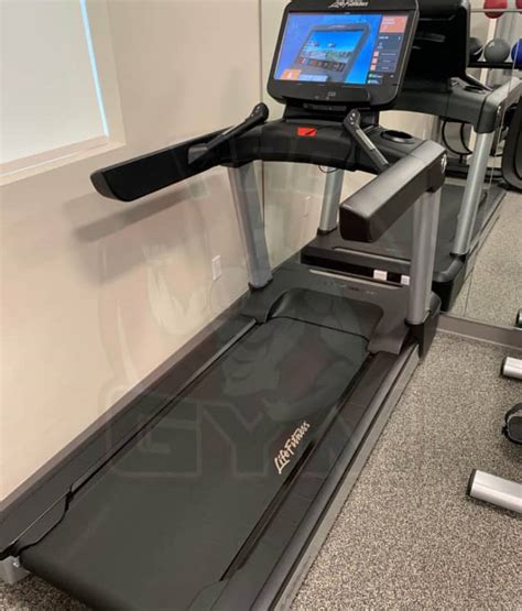 Life Fitness Elevation Series Discover Se3 Treadmill Pro Gym