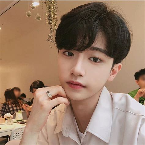 ─ · ๋ ᵖᶦᶰᵗᵉʳᵉˢᵗ ʰʸᵉˢᵒᵘᵖ Hot Korean Guys Korean Boys Ulzzang Cute