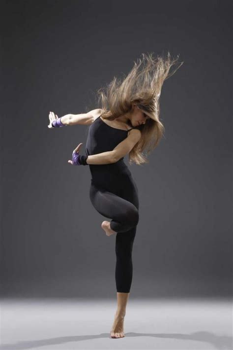 La Magie De La Danse Contemporaine En Photos Dance Photography Dance