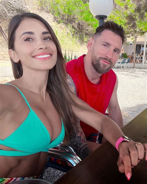 lionel messi s wife antonella roccuzzo sizzles in bikini on beach vacation with husband and cesc