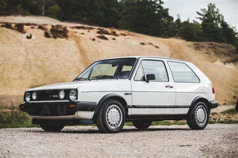 It was volkswagen's highest volume seller from 1983 and ended in (german) production in late 1992, to be replaced by the volkswagen golf mk3. GOLF GTI 2 16S | Classic Racing Annonces