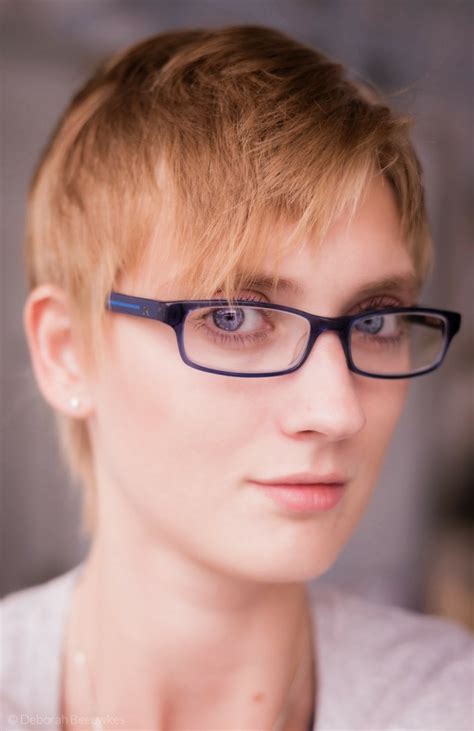 La coupe garçonne, qui existe depuis près d'une siècle est remise au goût du jour: Coupes courtes pour femme : les tendances de 2017