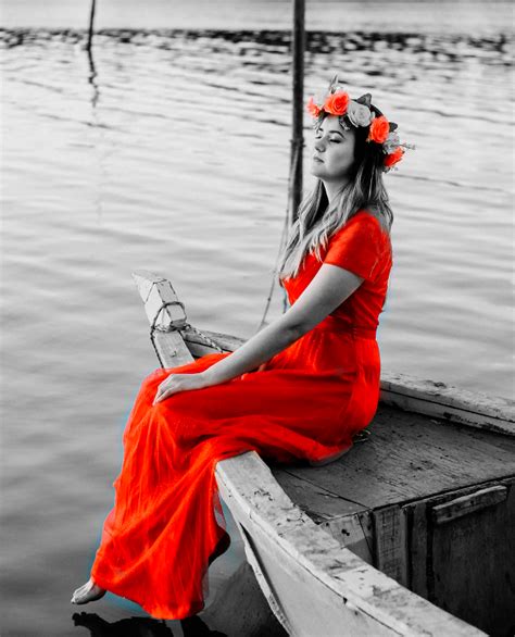 Create Beautiful Selective Color Effect In Photoshop