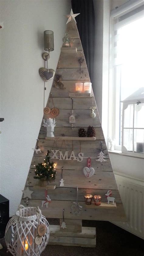 20 Christmas Decorations Using Pallets